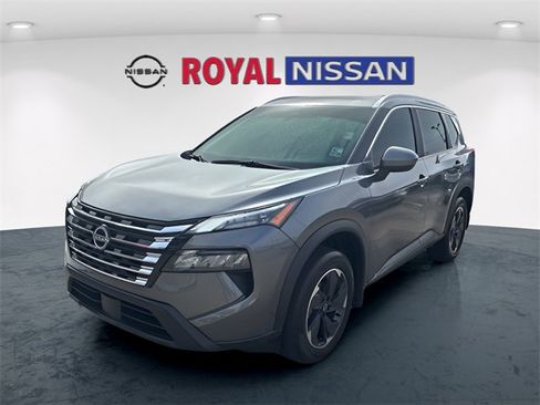 Used 2026 Nissan Rogue SV w/ SV Premium Package image 3