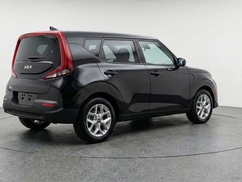 Used 2025 Kia Soul LX w/ LX Technology Package image 9