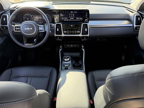 Used 2022 Kia Sorento S image 22