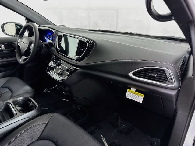New 2027 Chrysler Pacifica Select AWD/4WD image 28