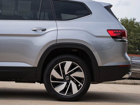 Certified 2024 Volkswagen Atlas SE FWD image 4