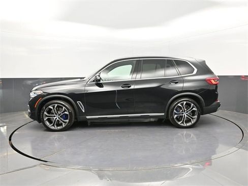 Used 2019 BMW X5 xDrive50i w/ Executive Package image 2