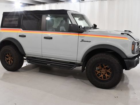 Used 2022 Ford Bronco Badlands w/ Sasquatch Package AWD/4WD image 5
