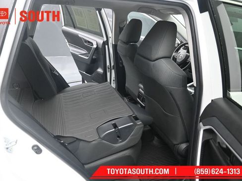 Used 2023 Toyota RAV4 LE FWD image 27
