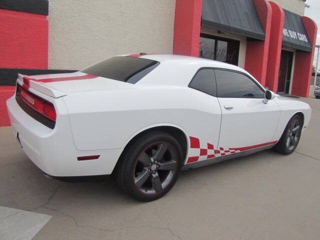 Used 2013 Dodge Challenger SXT RWD image 7