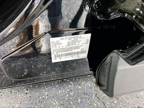 Used 2024 Ford Edge SEL image 18