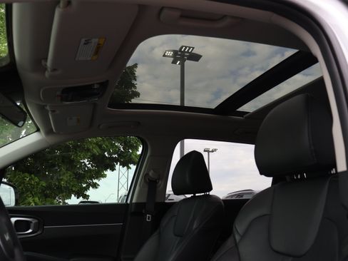 Used 2025 Kia Sorento S w/ Panoramic Sunroof Package FWD image 47