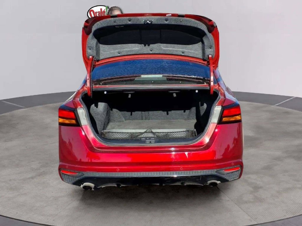 Used 2024 Nissan Altima 2.0 SR FWD image 18