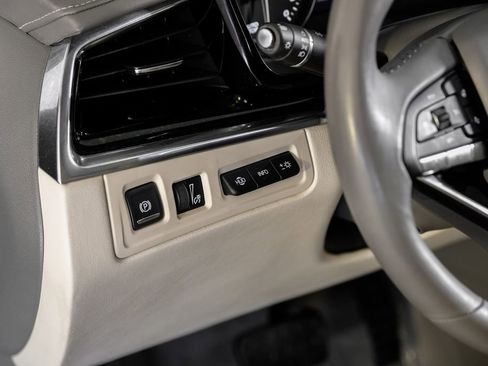 Used 2020 Cadillac XT6 Premium Luxury FWD image 21