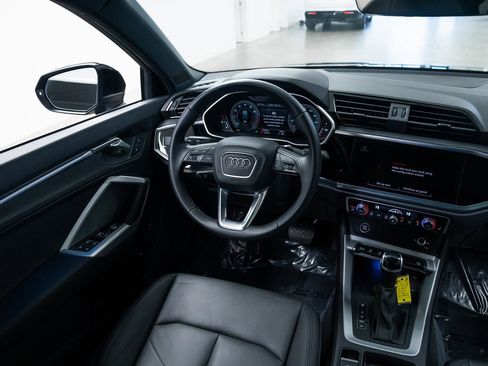 Used 2024 Audi Q3 2.0T Premium Plus w/ Premium Plus Package image 10