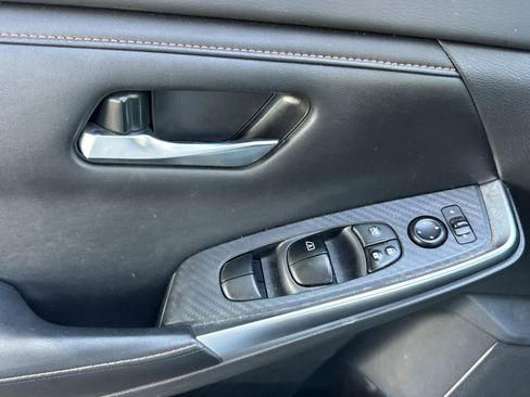 Used 2023 Nissan Sentra SR w/ Electronics Package FWD image 15