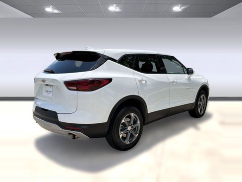 Certified 2025 Chevrolet Blazer LT FWD image 9