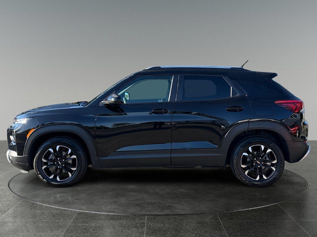 Used 2022 Chevrolet TrailBlazer LT w/ Convenience Package FWD image 6