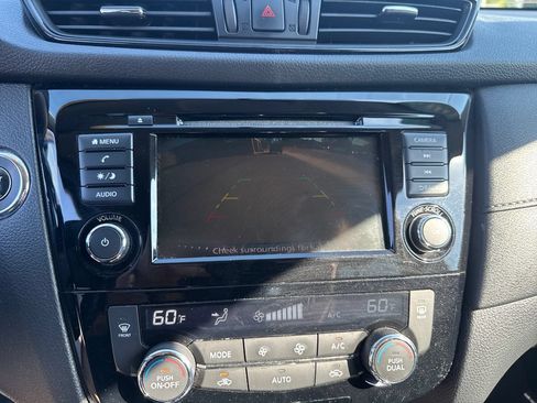 Used 2018 Nissan Rogue SV AWD/4WD image 31