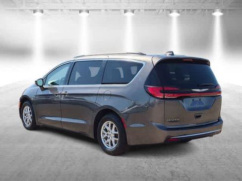 Certified 2022 Chrysler Pacifica Touring-L FWD image 6