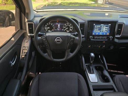 Certified 2023 Nissan Frontier SV AWD/4WD image 14