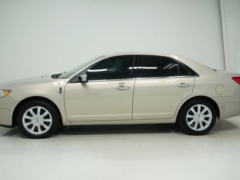 Used 2010 Lincoln MKZ FWD image 7