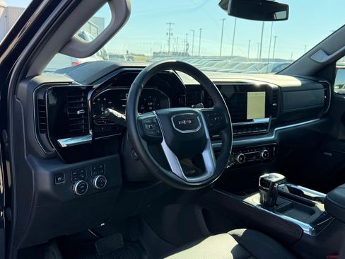 Used 2025 GMC Sierra 1500 SLT w/ SLT Premium Plus Package image 5