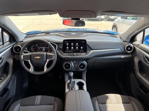 Used 2025 Chevrolet Blazer LT FWD image 34
