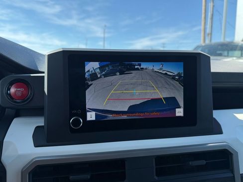 Used 2024 Toyota Tacoma TRD Off-Road image 17