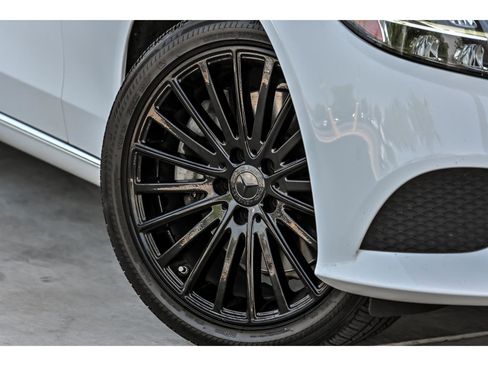 Used 2019 Mercedes-Benz C 300 4MATIC Sedan image 3