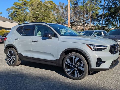 New 2026 Volvo XC40 B5 Ultra w/ Protection Package Premier image 2