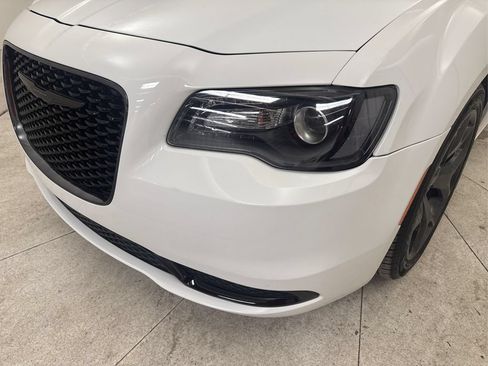 Used 2023 Chrysler 300 Touring w/ Sport Appearance Package RWD image 17