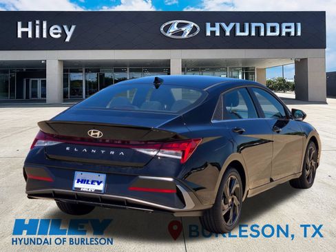 New 2026 Hyundai Elantra SEL Sport Premium FWD image 4