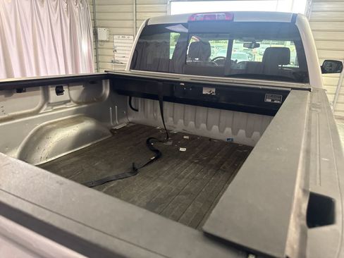 Used 2017 GMC Sierra 1500 SLT w/ SLT Premium Package AWD/4WD image 11
