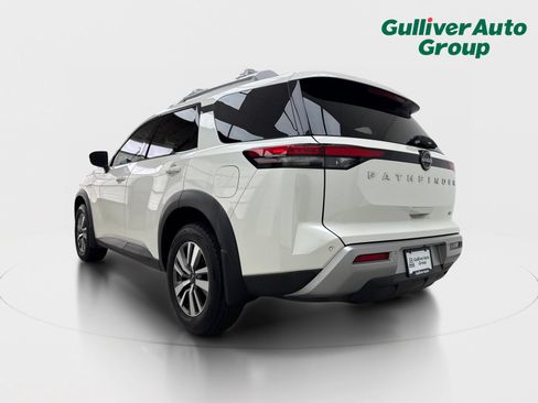 Used 2022 Nissan Pathfinder SL FWD image 5
