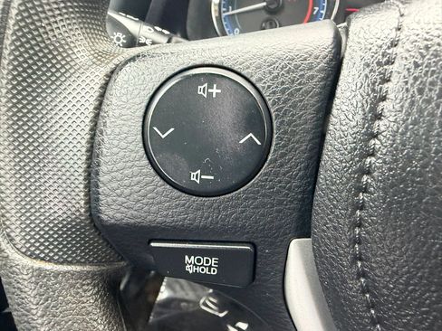 Used 2017 Toyota Corolla LE FWD image 17