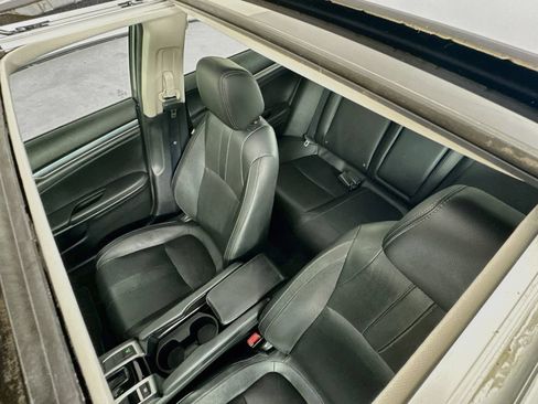 Used 2016 Honda Civic Touring image 29