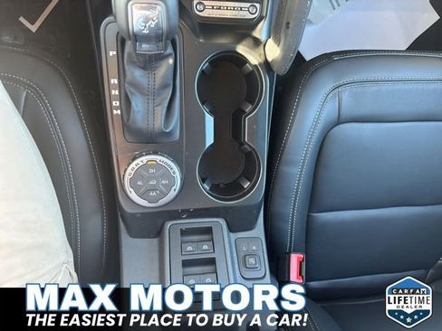 New 2025 Ford Bronco Outer Banks w/ Sasquatch Package image 19