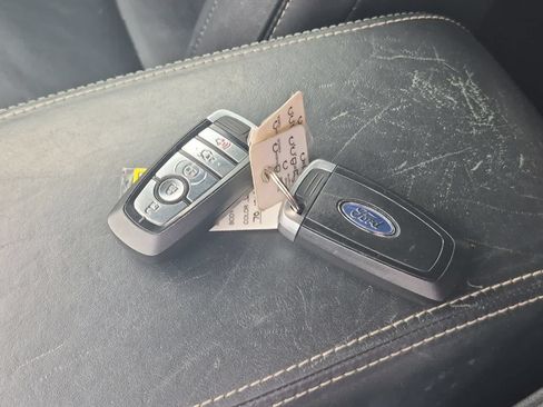 Used 2018 Ford Explorer Platinum AWD/4WD image 37
