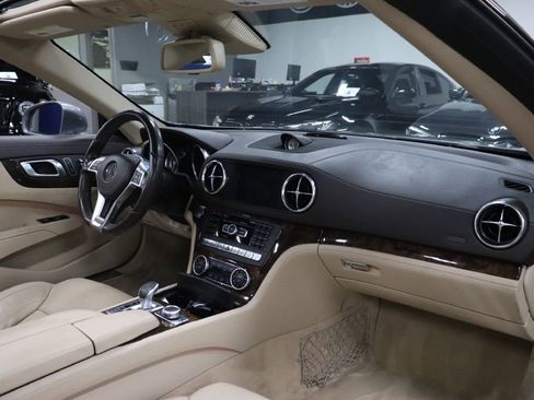Used 2013 Mercedes-Benz SL 550 image 24