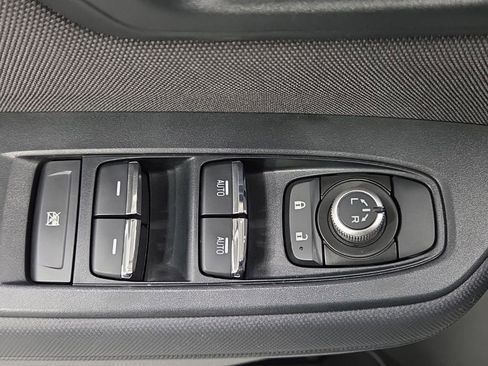 Used 2025 Subaru Forester Premium AWD/4WD image 28
