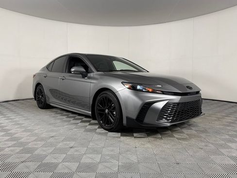 Used 2025 Toyota Camry SE w/ Multimedia Upgrade Package FWD image 5