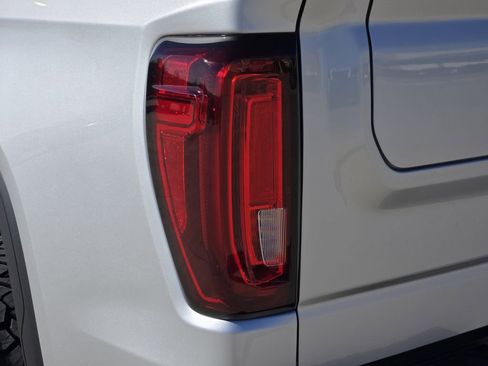 Used 2022 GMC Sierra 1500 AT4 w/ AT4 Premium Package AWD/4WD image 6