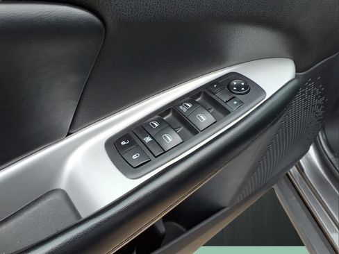 Used 2020 Dodge Journey SE w/ SE Popular Equipment Group FWD image 9