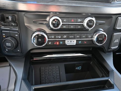 New 2026 Ford F250 Lariat w/ Black Appearance Package image 23