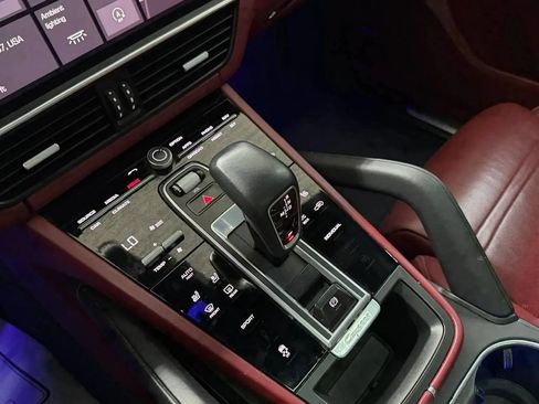 Used 2019 Porsche Cayenne AWD/4WD image 25