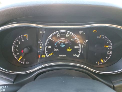 Used 2020 Jeep Grand Cherokee Altitude image 10