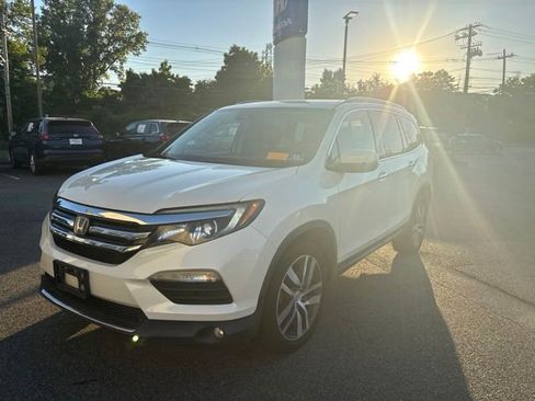 Used 2017 Honda Pilot Elite image 2