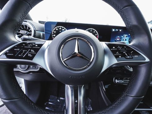 Used 2025 Mercedes-Benz CLA 250 4MATIC image 23