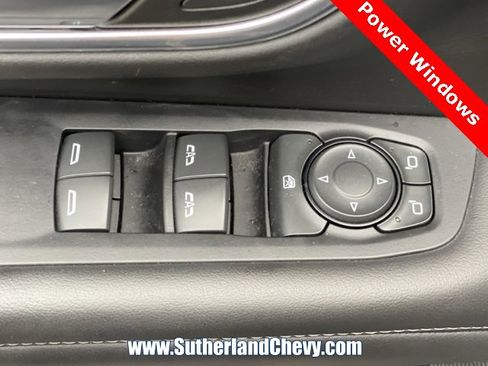 Used 2024 GMC Yukon XL SLE image 14