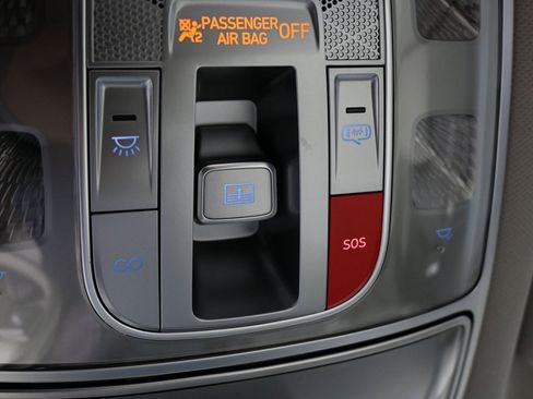 Used 2025 Genesis GV60 RWD image 19