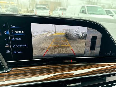 Used 2022 Cadillac Escalade Luxury AWD/4WD image 17