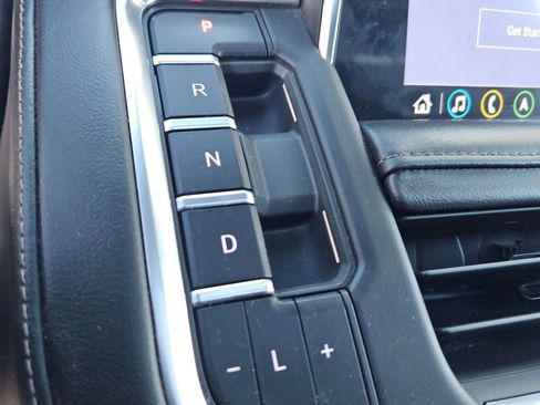 Used 2021 Chevrolet Tahoe High Country image 14