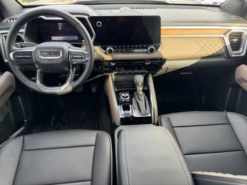 Certified 2025 GMC Canyon Denali w/ LPO, Denali Black Edition AWD/4WD image 25