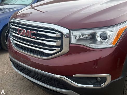 Used 2018 GMC Acadia SLT image 8